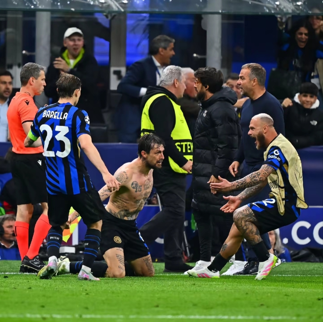 包含赛地聚焦：欧冠集结日热度飙升，费耶诺德临场应变，球迷炸锅，身体对抗强度拉满的词条