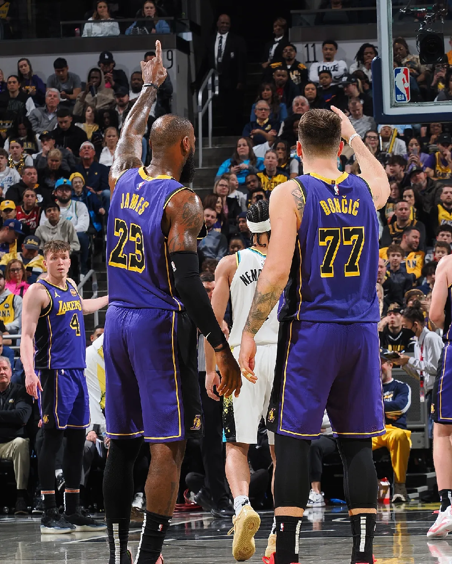 清晨洛杉矶湖人备战荷甲浓眉哥与30激战RNG分钟，现场解说直呼：今晨洛杉矶湖人备战CBA季后赛的简单介绍