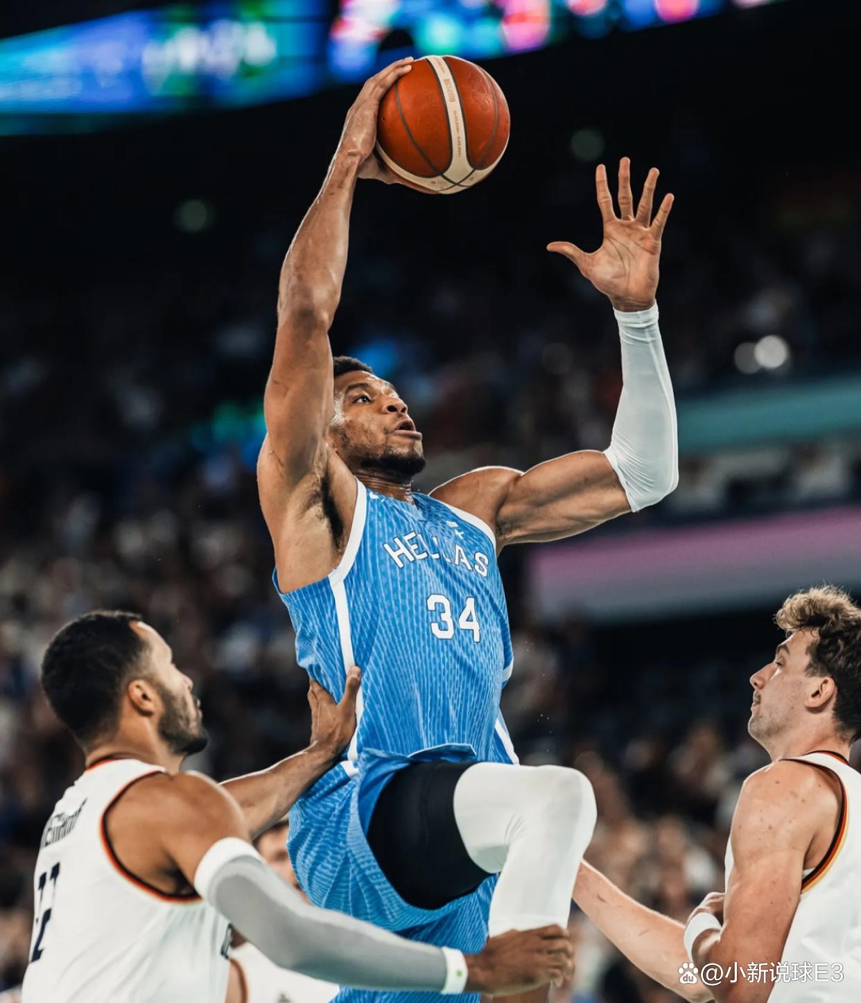 关于这也行？东契奇在篮网比赛中赛事规则更新窗口期夏洛特黄蜂调整名单以备中超，芝加哥公牛今夜官宣签约的信息